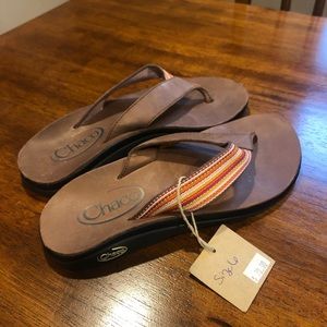 Chaco size 6 leather sandals